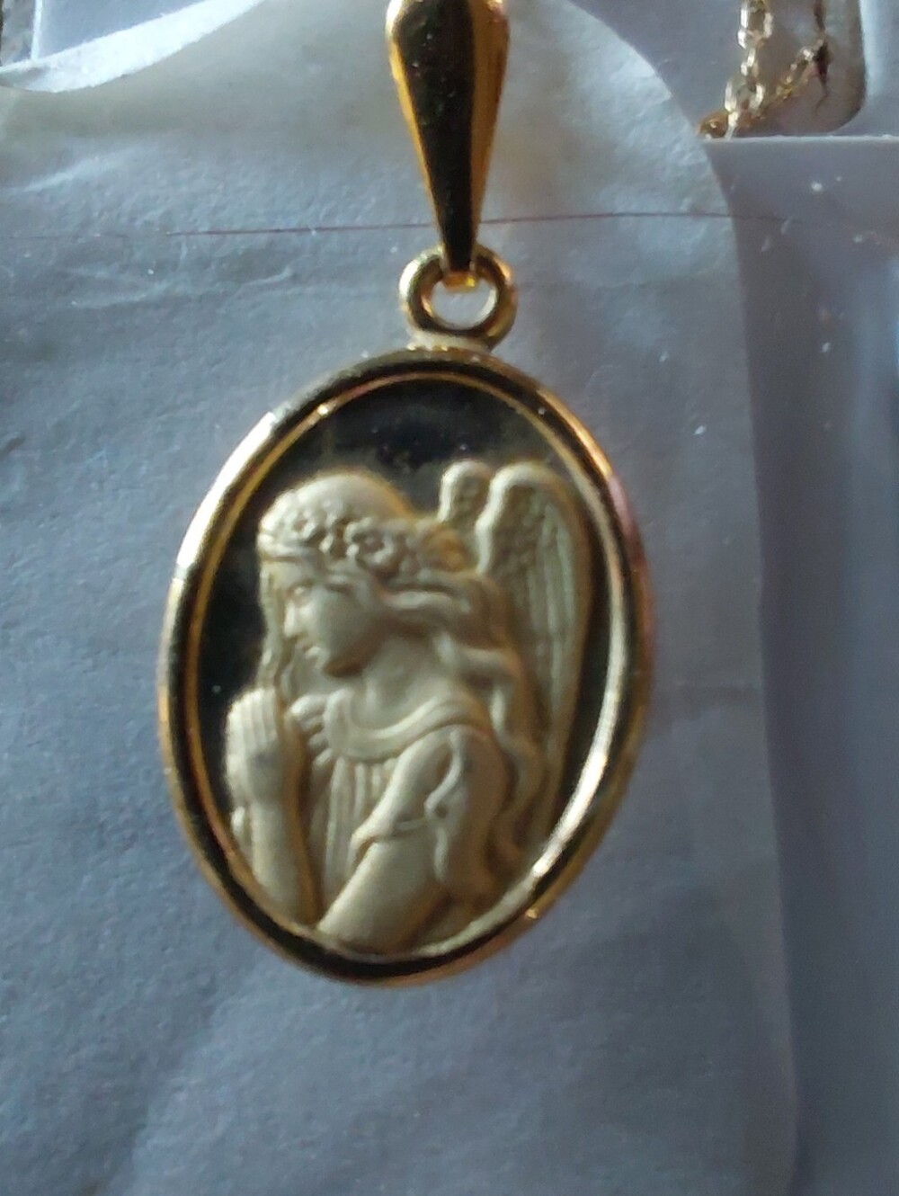 10k gold very fine chain necklace, oval pendant, NWT - Picture 4 of 5